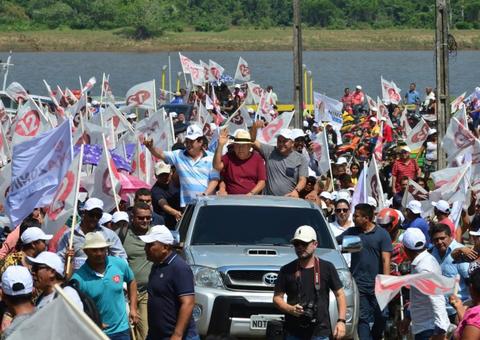 Em Boa Vista do Ramos, Amazonino Mendes agradeceu emocionado apoio da população 