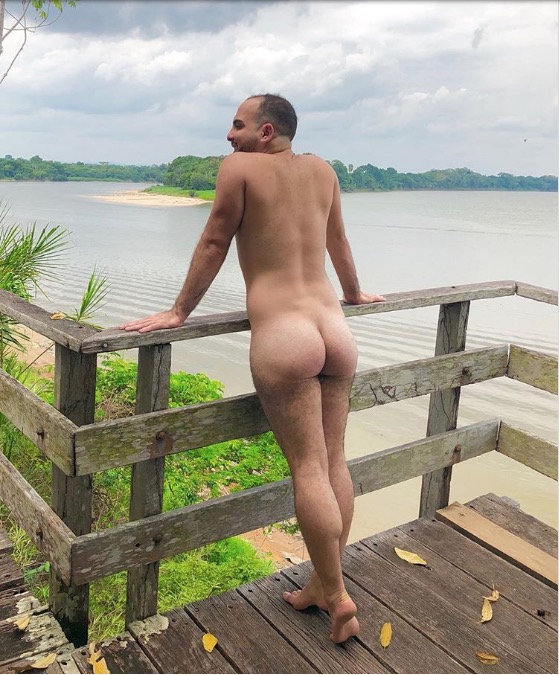 Ex-bbb Mahmoud posta foto nu e ‘causa’ na web