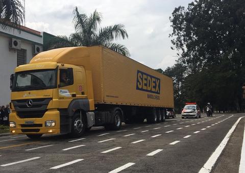 Enem começa a distribuir as 11 milhões de provas pelo país