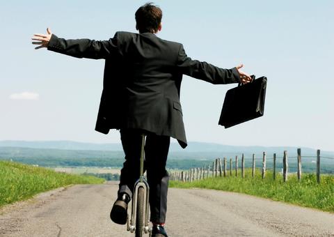 O solteiro é mais feliz? Estudo diz que sim e dá 3 motivos