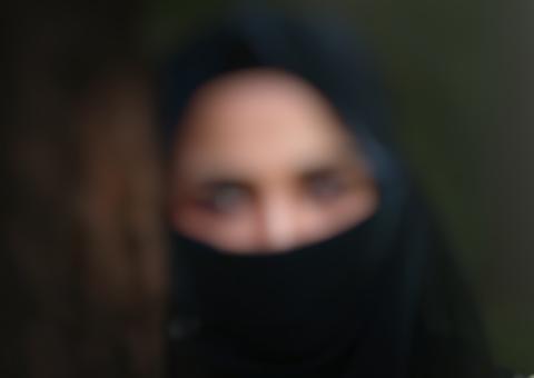 Presa aos 17, jovem acusada de matar o marido após estupro é executada