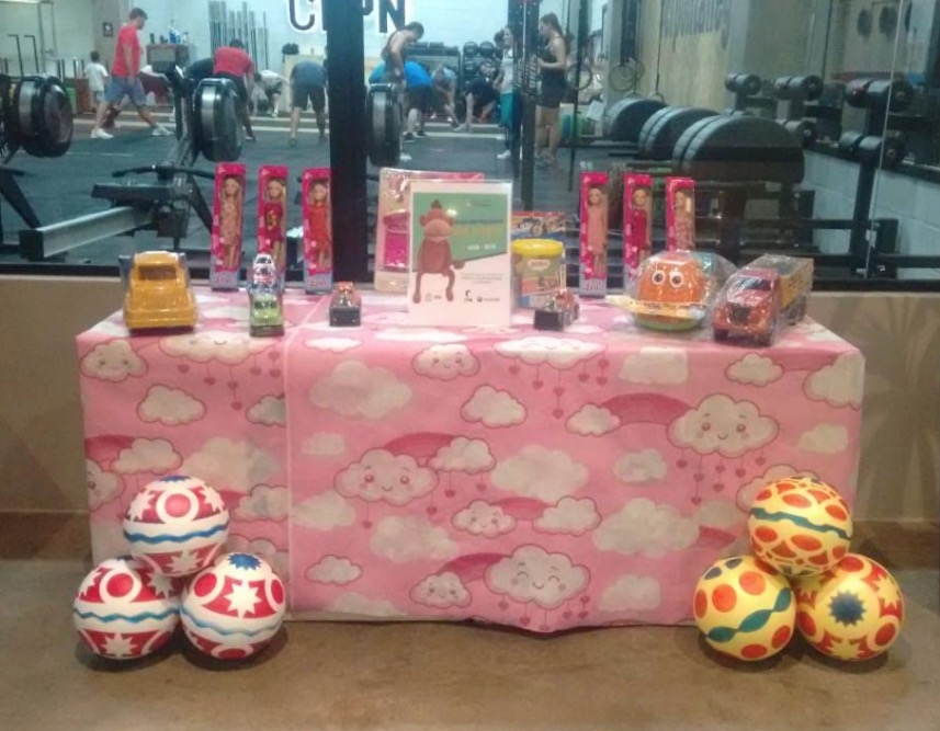 Academias promovem campanha de doação de brinquedos para a APAE