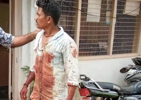 Com ciúmes da mãe, homem decapita amigo e leva cabeça até delegacia