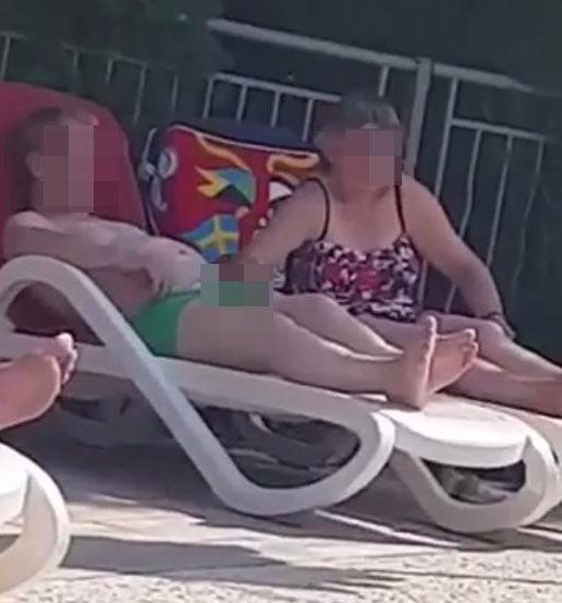 Em plena luz do dia, mulher masturba marido em piscina de hotel