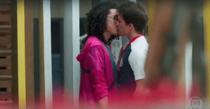 'Malhação' exibe primeiro beijo entre dois homens após 23 anos