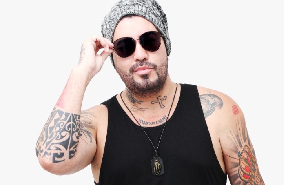 Jhansen Almeida celebra 10 anos de carreira e reúne time musical nesta quinta