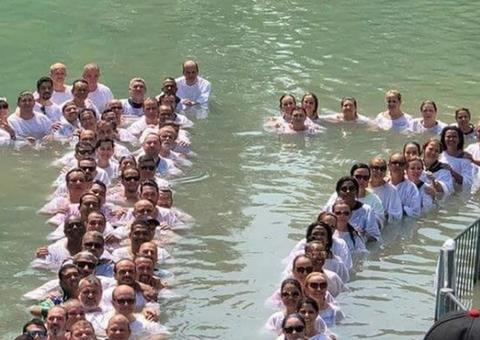 Vídeos de evangélicos na web alimentam tom de adoração por Jair Bolsonaro 