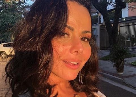 Viviane Araújo desmente jornal sobre reatar namoro com novinho: 'não mantém mais contato'