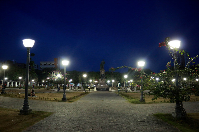 28 novas luminárias são instaladas na praça da Saudade