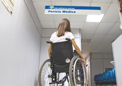 Tribunal manda INSS indenizar mulher que caiu da maca durante perícia médica