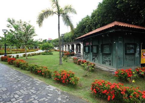 Em Manaus, jovem é baleado enquanto passeava em praça no Centro