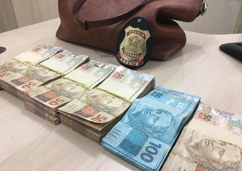 Casal é preso com R$ 20 mil e polícia investiga compra de votos