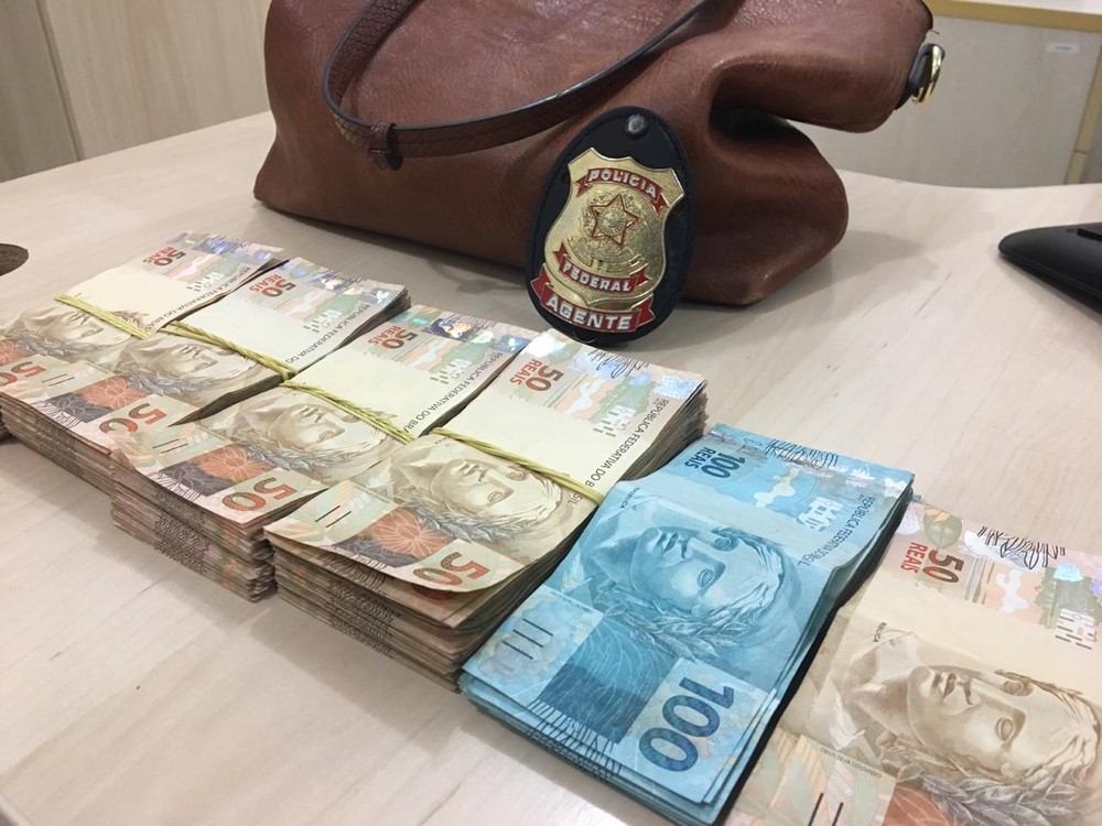 Casal é preso com R$ 20 mil e polícia investiga compra de votos