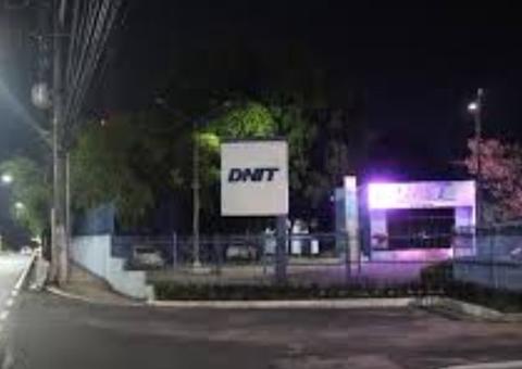 Após denúncia, TRE flagra material de candidatos dentro de sala do DNIT em Manaus