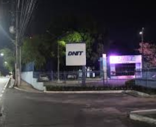 Após denúncia, TRE flagra material de candidatos dentro de sala do DNIT em Manaus