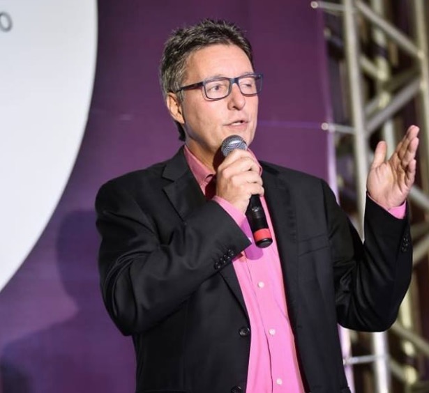 Luiz Castro alerta para retrocesso no atendimento humanizado às mulheres na FCecon