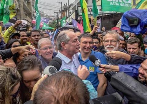 'Sou o único capaz de derrotar Bolsonaro', diz Ciro Gomes