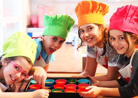 Supermercado em Manaus promove aula de culinária kids