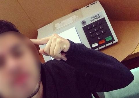 Celular é proibido na cabina de votação para coibir selfies