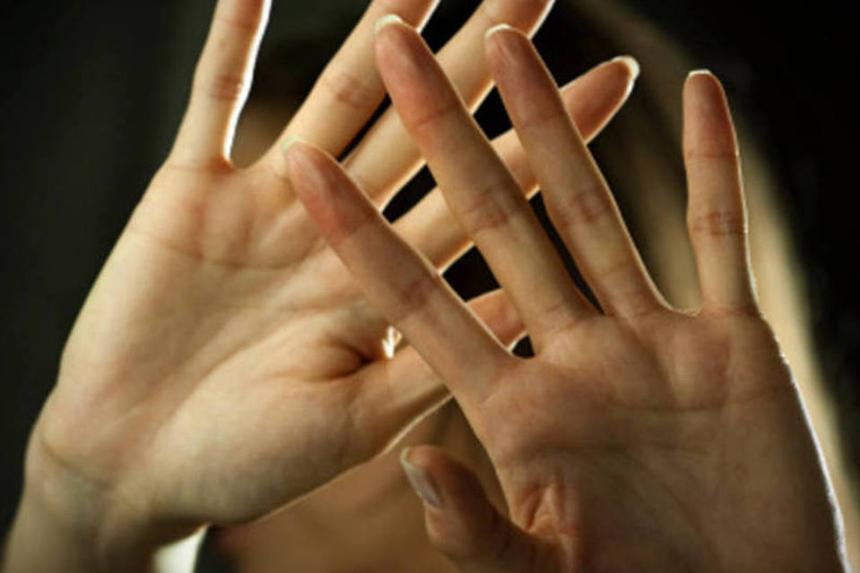 Mulher é espancada e jogada de barranco pelo próprio marido em Manaus