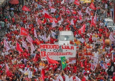 Na Bahia, Haddad diz que Nordeste viveu 'anos de ouro' com Lula