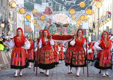 Shopping em Manaus recebe exposição que conta história de imigrantes no estado