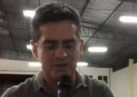 David Almeida opta pela neutralidade e diz que votará no 'menos ruim'