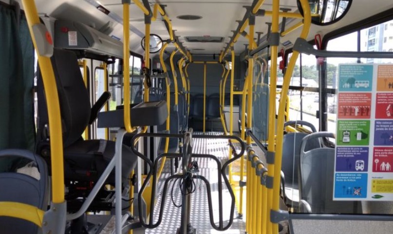 Passageiro é esfaqueado dentro de ônibus durante assalto em Manaus