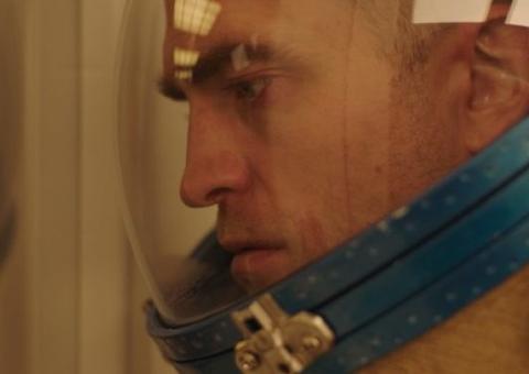 Robert Pattinson vive astronauta no teaser a ficção científica High Life