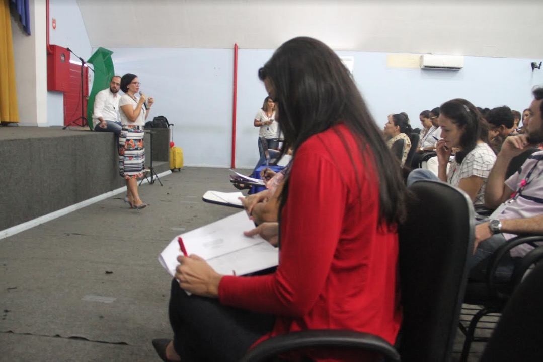 Pais vão receber frequência e desempenho de alunos por sms em Manaus