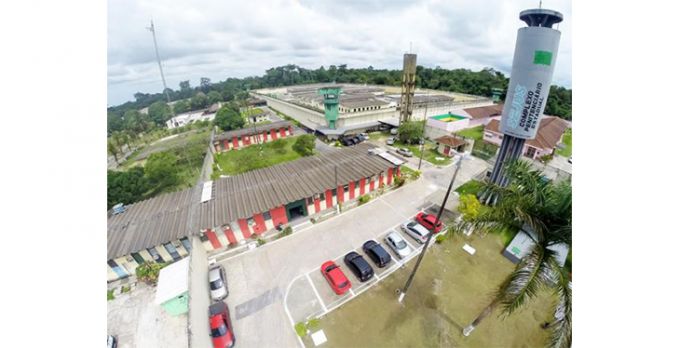 Detento é encontrado morto dentro de banheiro no Compaj