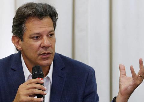 Haddad promete apoiar Lava Jato e diz que não vai colocar 'sujeira debaixo do tapete'