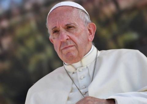 Abortar é como contratar 'matador de aluguel', diz Papa