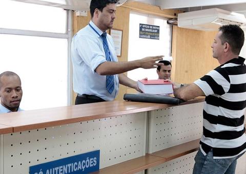 Sancionada lei que dispensa reconhecimento de firma e autenticação de documento