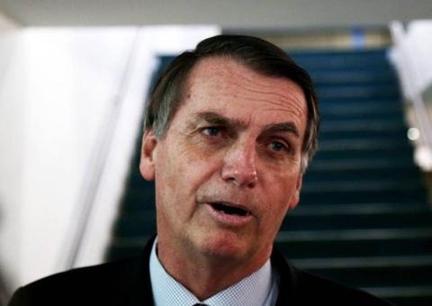 Bolsonaro larga com 54% das intenções de voto no 2º turno, aponta pesquisa
