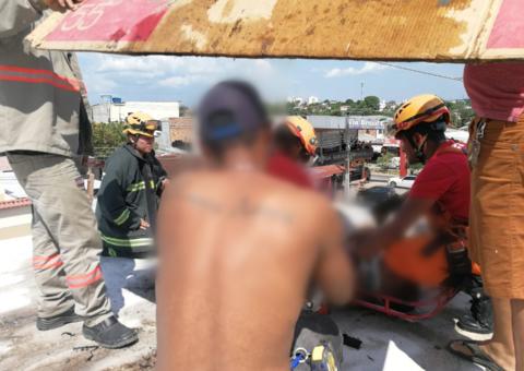 Trabalhador é eletrocutado ao fazer cobertura de laje em Manaus