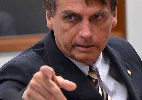 'Dispensamos voto de quem pratica violência', diz Bolsonaro