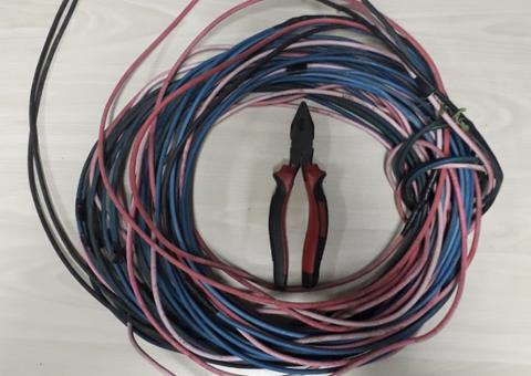 Homem suspeito de furtar fios elétricos é espancado por moradores em Manaus