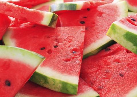 Chá de semente de melancia combate disfunção erétil. Conheça benefícios da fruta