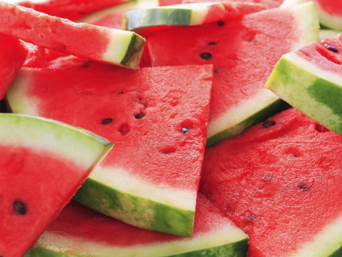 Chá de semente de melancia combate disfunção erétil. Conheça benefícios da fruta