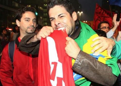 Onda antipetista ignorou falta de propostas de Bolsonaro para o país, dizem especialistas