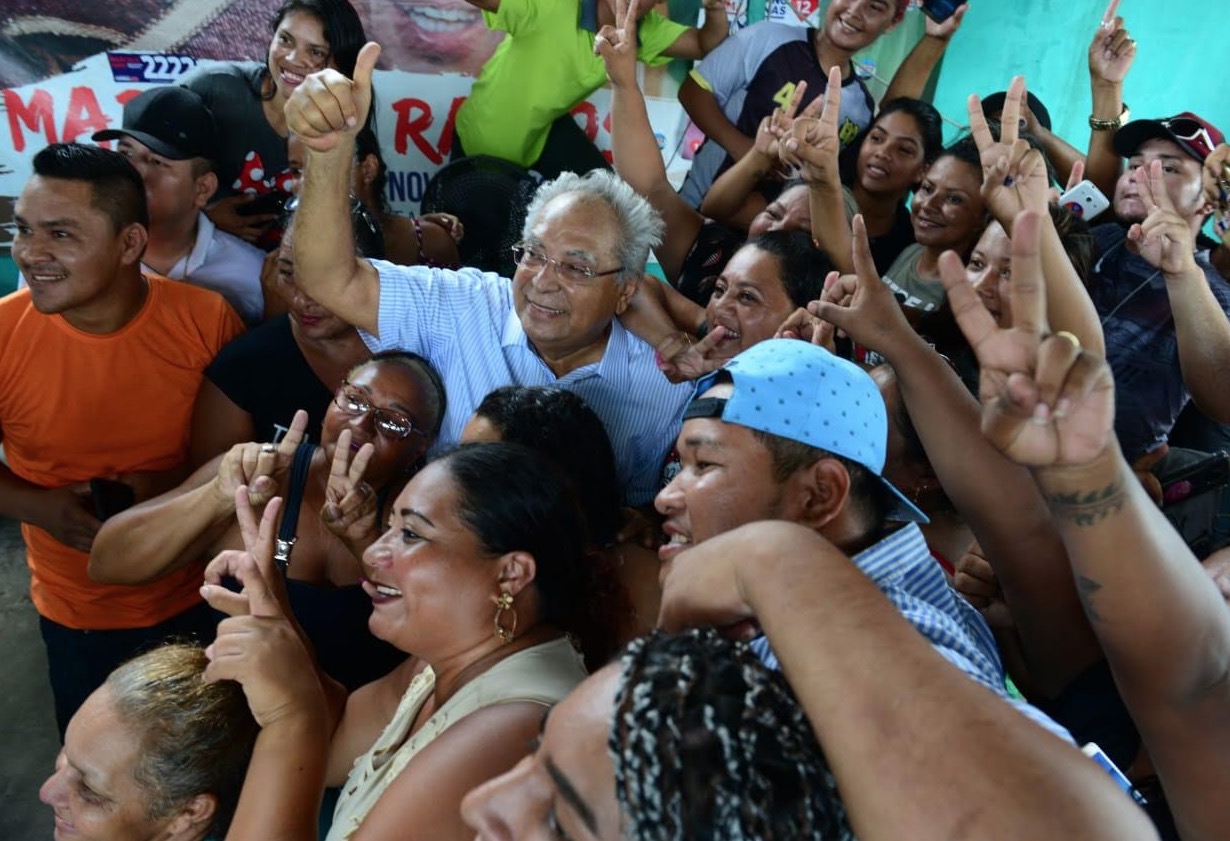 Moradores da zona leste recebem Amazonino e reiteram apoio 
