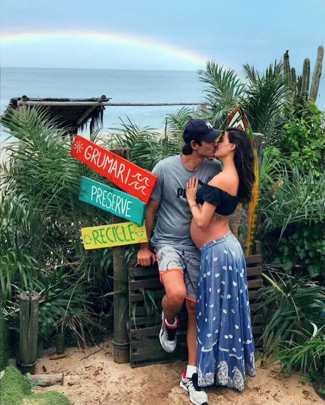 Isis Valverde se declara para o marido em foto romântica