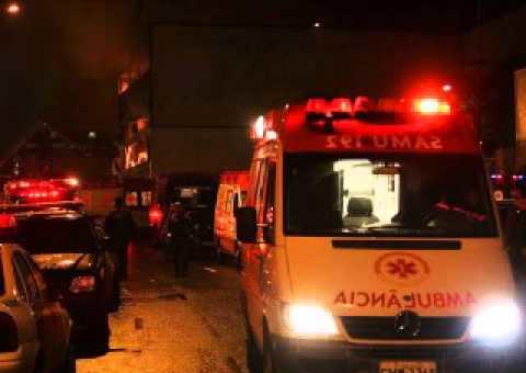 Homem e idosa sofrem acidente com carro em avenida de Manaus