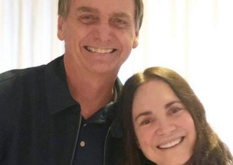 Regina Duarte visita Jair Bolsonaro em sua casa na Barra da Tijuca