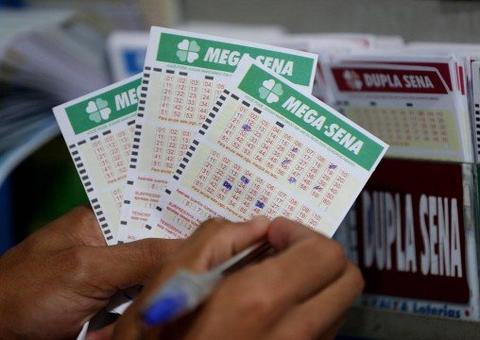 Acumulada, Mega-Sena pode pagar hoje prêmio de R$ 27 milhões