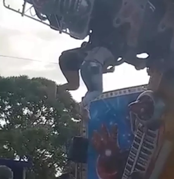 Brinquedo falha e crianças despencam em parque de diversões