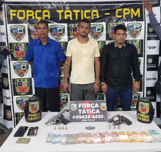 Em Manaus, trio tenta escapar, mas é preso com revólver e pistola escondidos em carro 