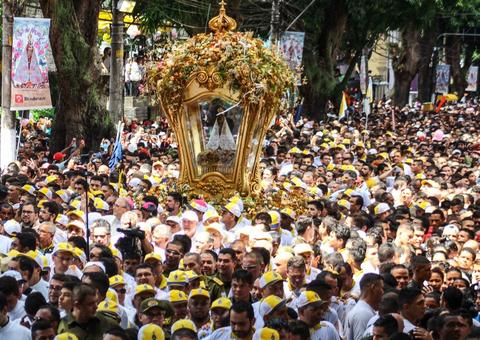 Mais de 1 milhão de fiéis realizam procissão no Círio de Nossa Senhora de Nazaré