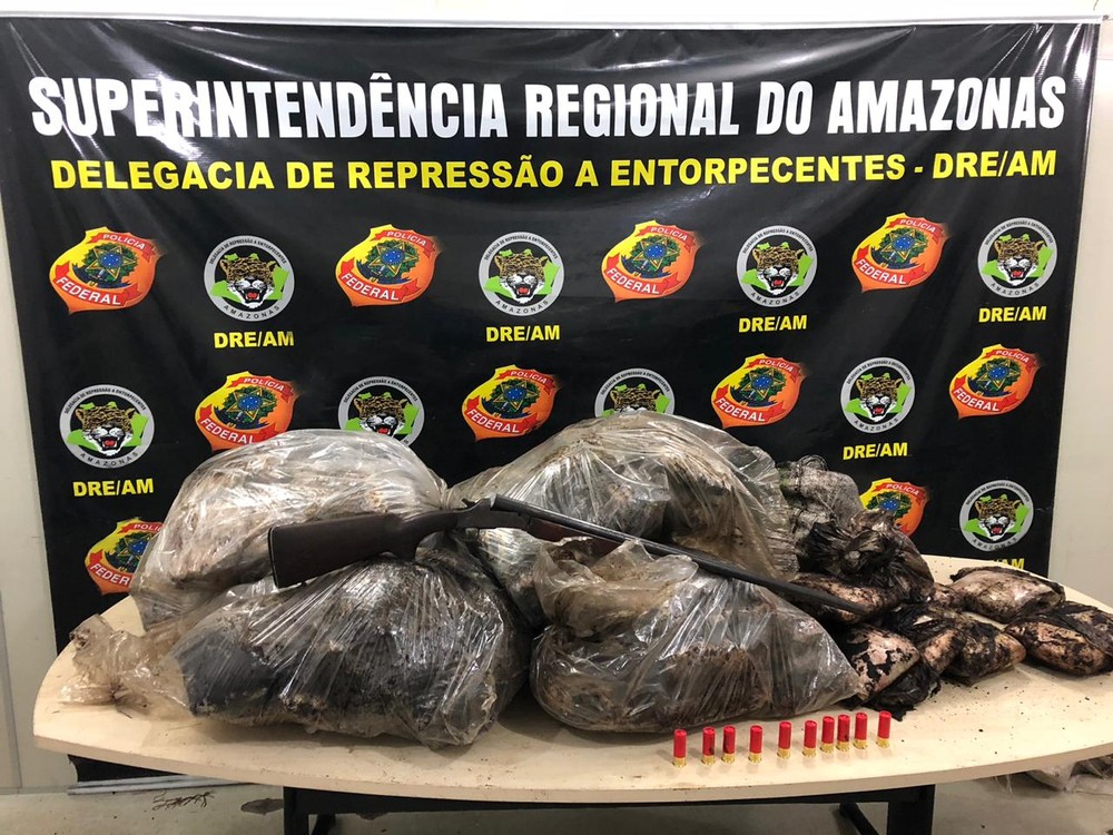 Quatro pessoas são presas com 123 kg de drogas, armas e pescado no Amazonas 